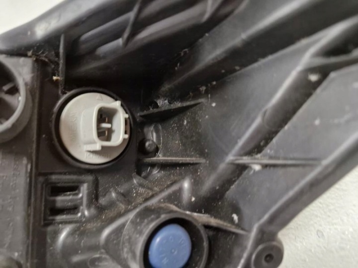 NISSAN JUKE F15 LIFT PHARE GAUCHE AVANT 26125BV80A