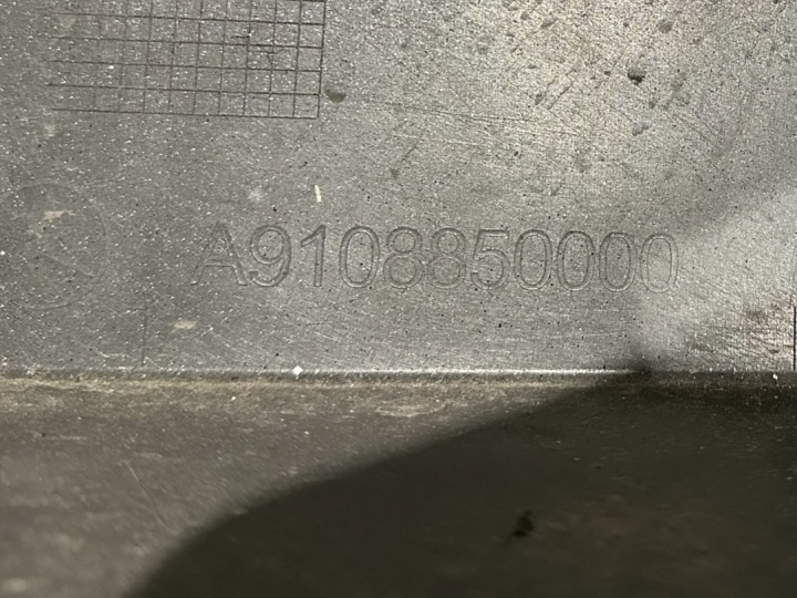 MERCEDES ESSENCE SPRINTER W910 W907 AVANT PARE-CHOCS A9108850000 A9078802900