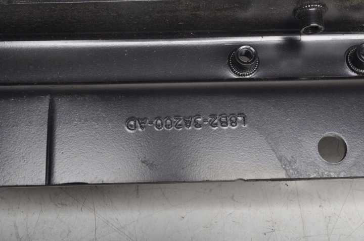LAND ROVER DEFENDER II L663 POUTRE SUPPORT L8B2-3A200-AD