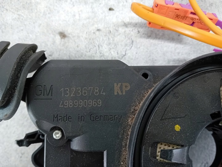COMMUTATEUR COMPOSITE OPEL ZAFIRA B 13236784KP 204124 1.9 CDTI