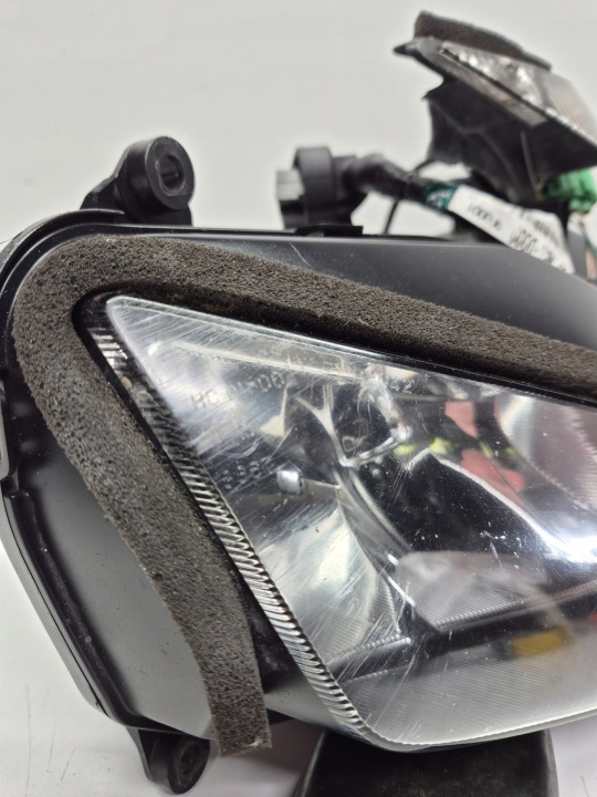 HONDA CBR 1000 RR SC57 (05) PHARE PROJECTEUR AVANT