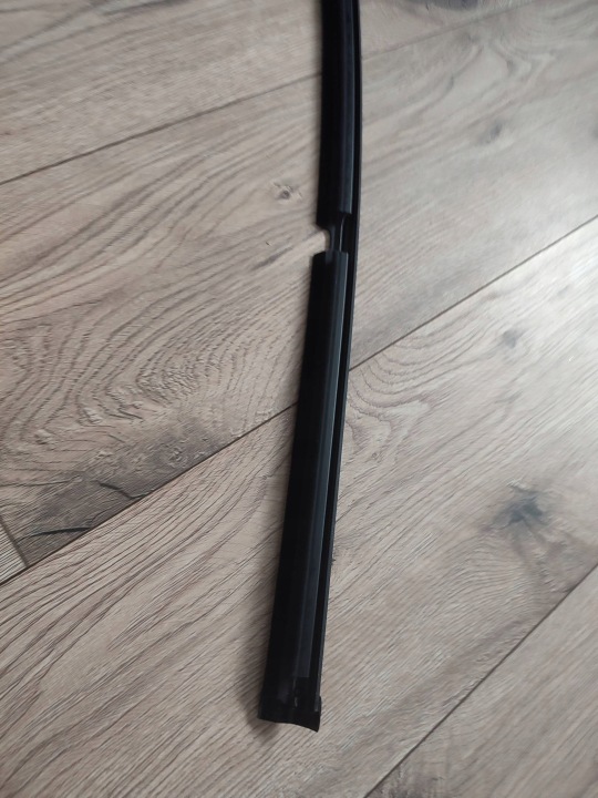 MOULURE RACLOIR PORTES DROITE ARRIÈRE ARRIÈRE TOYOTA YARIS CROSS 20 NEUF ORIGINALE