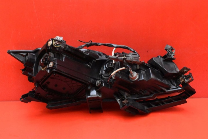 PROJECTEUR GAUCHE PHARE AVANT LENTILLE EUROPE MAZDA 6 2 II GH 07-12
