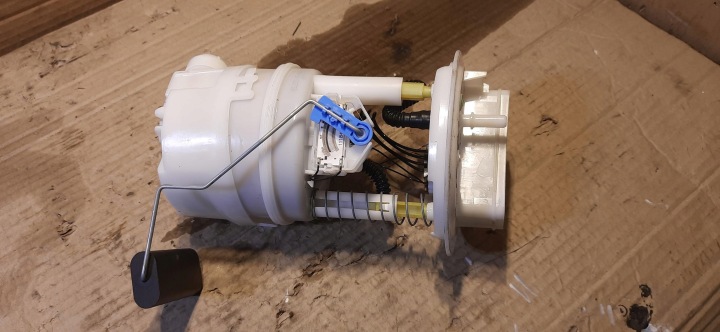 POMPE CARBURANTS FLOTTEUR DANS RÉSERVOIR RENAULT CLIO V 172021618R