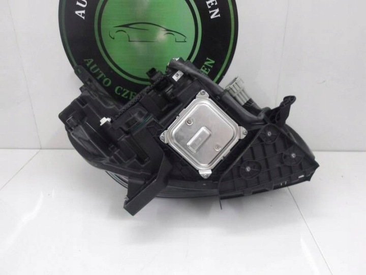MERCEDES-BENZ X-KLASA W470 PHARE AVANT COMPLET LED