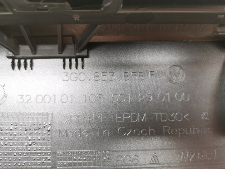 MOULURE REVÊTEMENT SEUIL DROITE VW PASSAT B8 3G0853856AM LB7R NEUF ORIGINAL