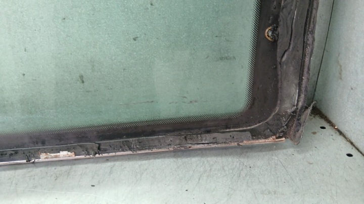 VITRE CARROSSERIE GAUCHE VW PASSAT B5 RESTYLAGE 1.9TDI 00-05R UNIVERSEL