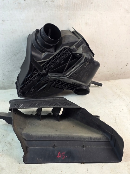 CHÂSSIS FILTRE AIR AUDI A5 8T A4 B8 2.0 TSI 8K0133835AB