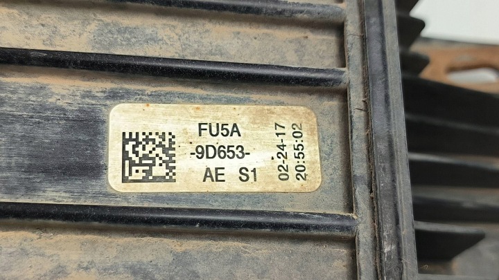 FU5A9E603AD FILTRE CARBONIQUE FORD F150