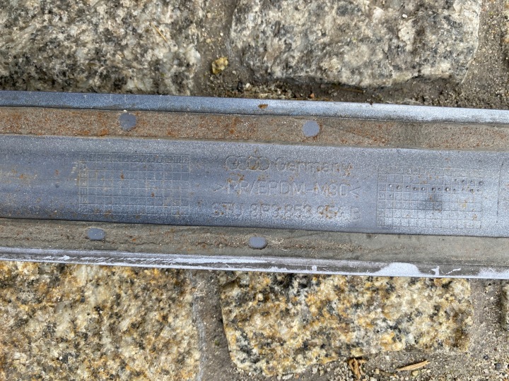 AUDI A3 8P 8P3 MOULURE PORTES DROITE AVANT 8P3853954B ORIGINAL
