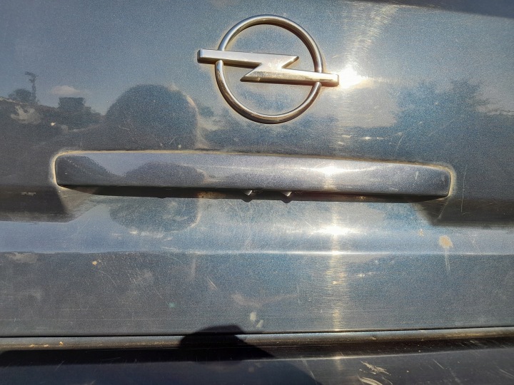 OPEL OMEGA B LIFT COUVERCLES DE COFFRE COUVERCLES DE COFFRE ARRIÈRE ARRIÈRE BERLINE CODE VERNIS Z20H
