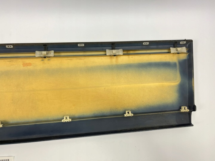LARGE MOULURE LATÉRALE CHROME PORTES GAUCHE AVANT MERCEDES W124 1246901540