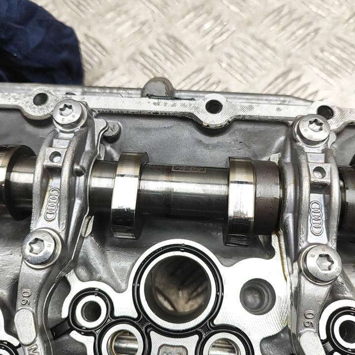 GAUCHE COUVERCLE DE SOUPAPES VW TOUAREG (CR7) 06M103469H 33613067 3.0L 280KW 2023