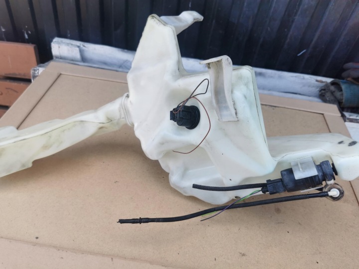RÉSERVOIR RÉSERVOIR LAVE-GLACES VOLKSWAGEN PASSAT 3B0955453 AF/AG