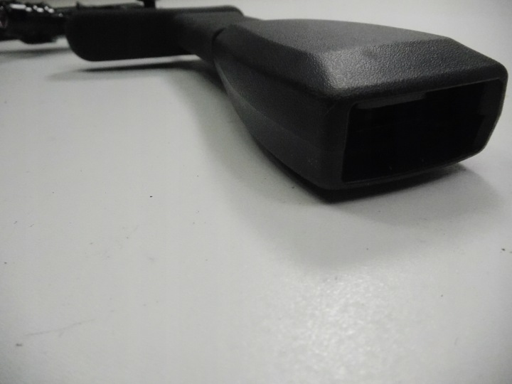 AGRAFE COURROIE DROIT AVANT VOLVO S40 V50 10- 31305678