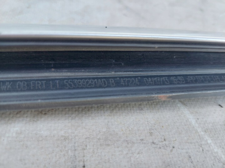 JEEP GRAND CHEROKEE IV WK2 14-21 MOULURE ZGARNAJACA PORTES CHROME AVANT GAUCHE