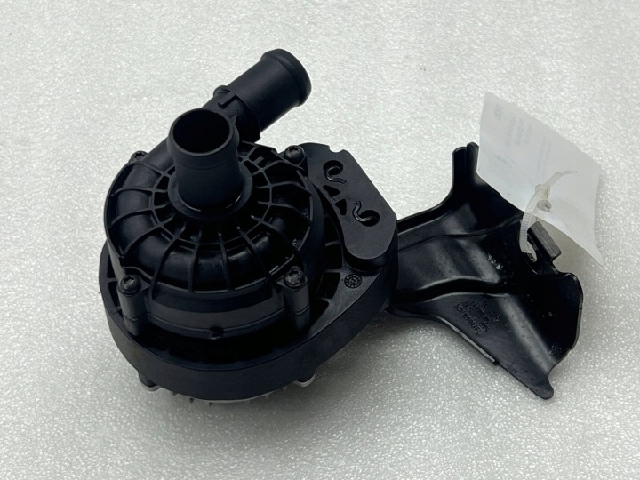 SUPPLÉMENTAIRE POMPE À EAU AUDI A3 8Y 3WA965567A