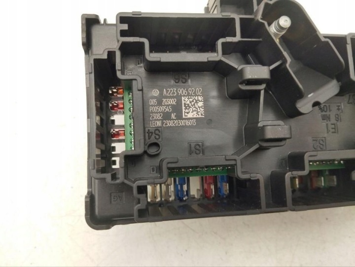 MERCEDES-BENZ EQE V295 2023 BOÎTE FUSIBLES ENSEMBLE A2239069202
