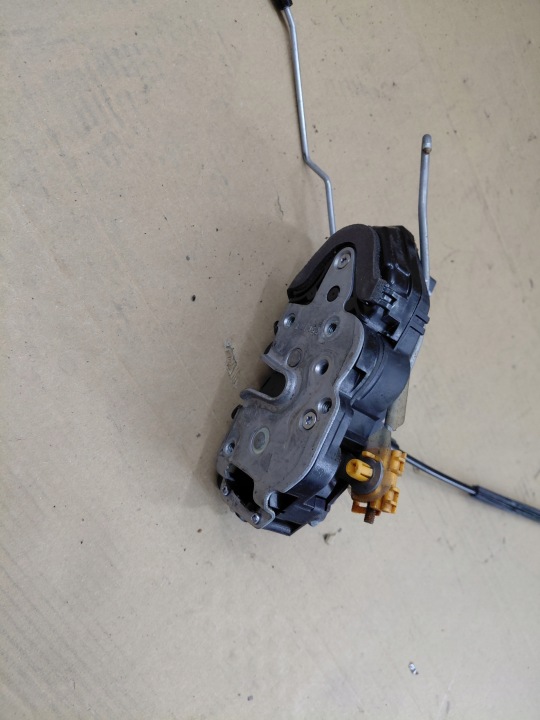 OPEL ASTRA J IV SERRURE DE PORTE DROIT ARRIÈRE ARRIÈRE 6 GOUPILLE 13579556