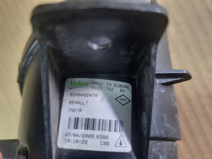 RENAULT MASTER III 3 PHARES ANTIBROUILLARD DROIT NEUF ORIGINAL