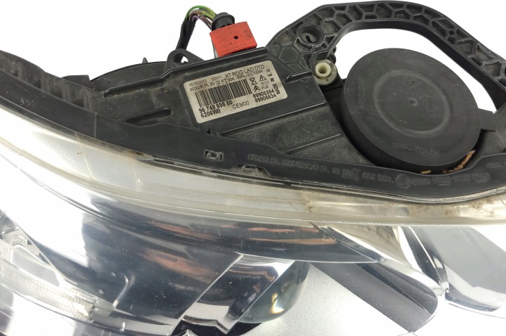 CITROEN C5 III LIFT X7 PHARE AVANT DROITE DIRECTIONNELLE BI-XENON LED 9674869880 EUROPE