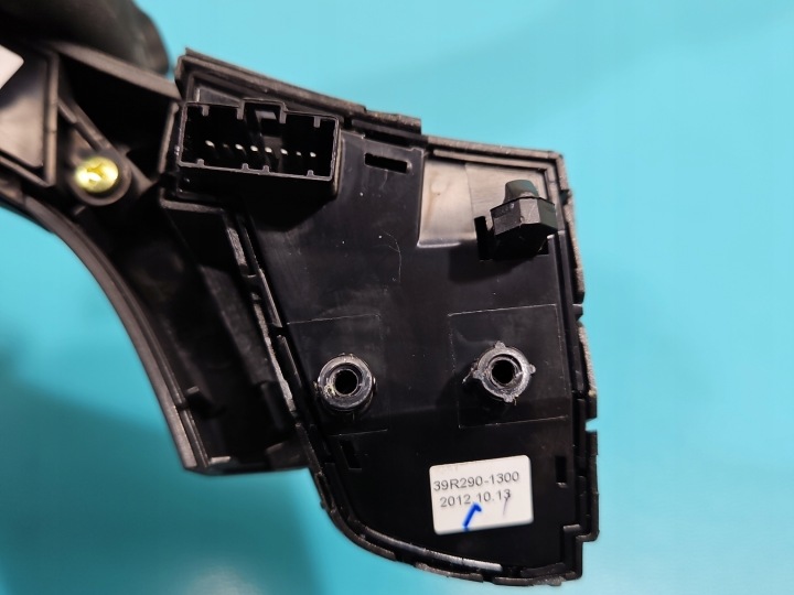 COMMUTATEUR MULTIFONCTION CAOUTCHOUC HYUNDAI I40 96790-3Z100RY
