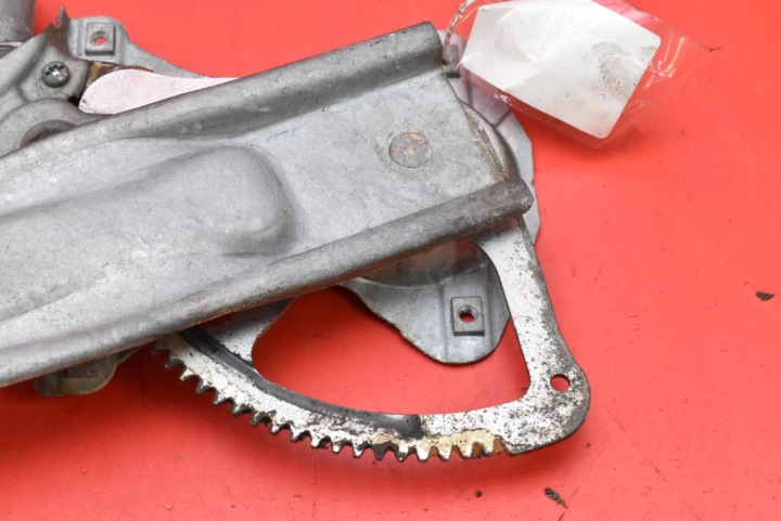 ÉLÉVATEUR VITRES DROIT ARRIÈRE EUROPE 69830-0F040 TOYOTA VERSO 1 I 09-13
