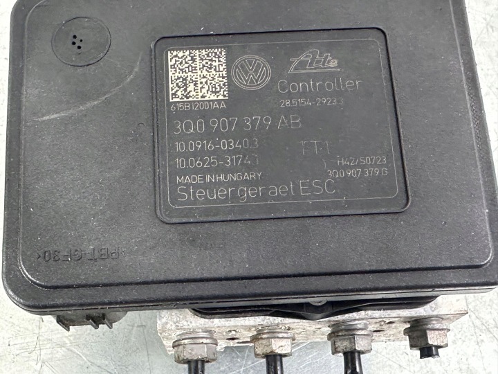 VOLKSWAGEN PASSAT B8 2016 POMPE ABS