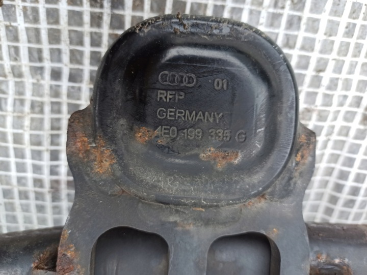 AUDI OE 4E0199335G AUDI POUTRE TUYAU ÉCHANGEUR D'AIR DE SURALIMENTATION