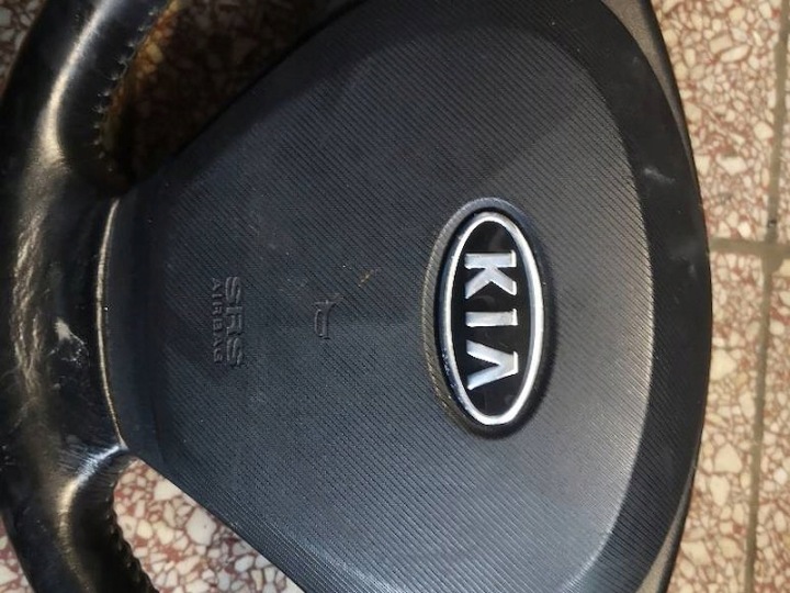 VOLANT AVEC COUSSIN KIA CEED CEE'D I 1 AIRBAG MULTIFONCTIONNELLE