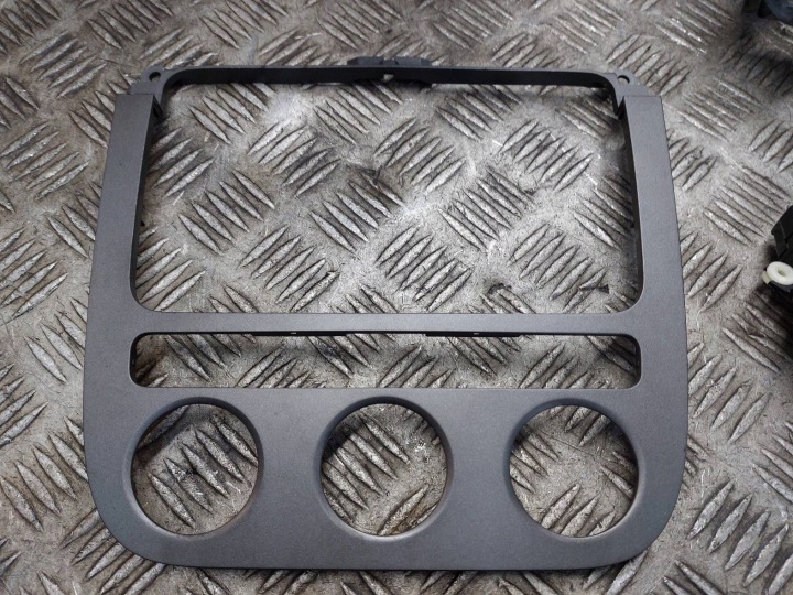 RADIO LECTEUR PANNEAU CONDUIT D'AIR CHÂSSIS VOLKSWAGEN JETTA V 1K0035180A