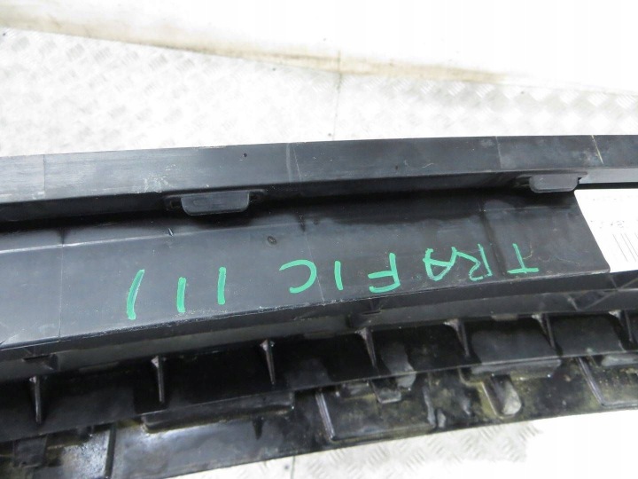 TRAFIC VIVARO III GRILLE PARE-CHOCS AVANT 214685982R