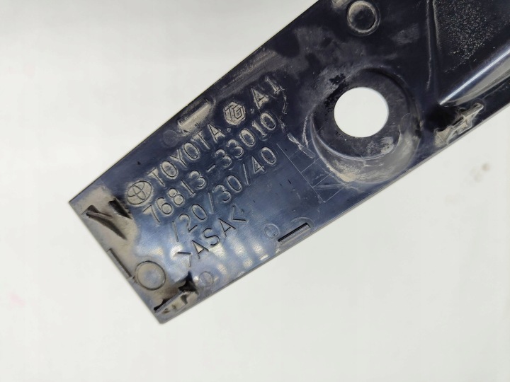 MOULURE GARNITURE COUVERCLES DE COFFRE COUVERCLES COUVERCLES DE COFFRE TOYOTA CAMRY VII 76813-33010