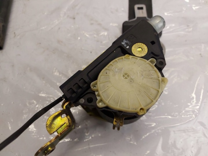 CEINTURE DE SÉCURITÉ TENDEUR GAUCHE AVANT RENAULT MODUS GRAND MODUS (F/JP0_)