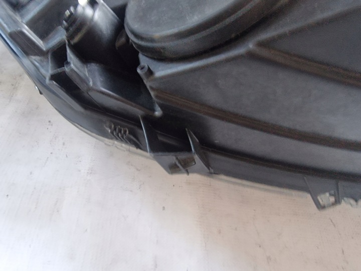 IVECO DAILY VI 6 14-19R AVANT DROITE PHARE ORDINAIRE POUCES 05802476874