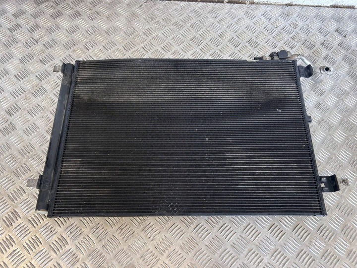 RADIATEUR CLIMATISATION AUDI A8 S8 D4 4H 4H0260403D