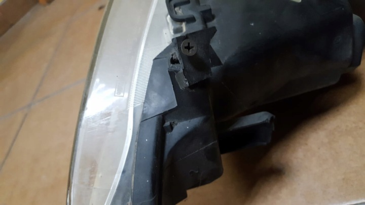 PHARE DROITE AVANT PEUGEOT 307 89309081