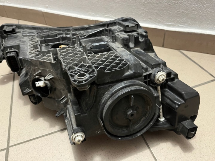 PHARE AVANT AVANT GAUCHE SKODA SUPERB III 3 XÉNON 3V1941015A