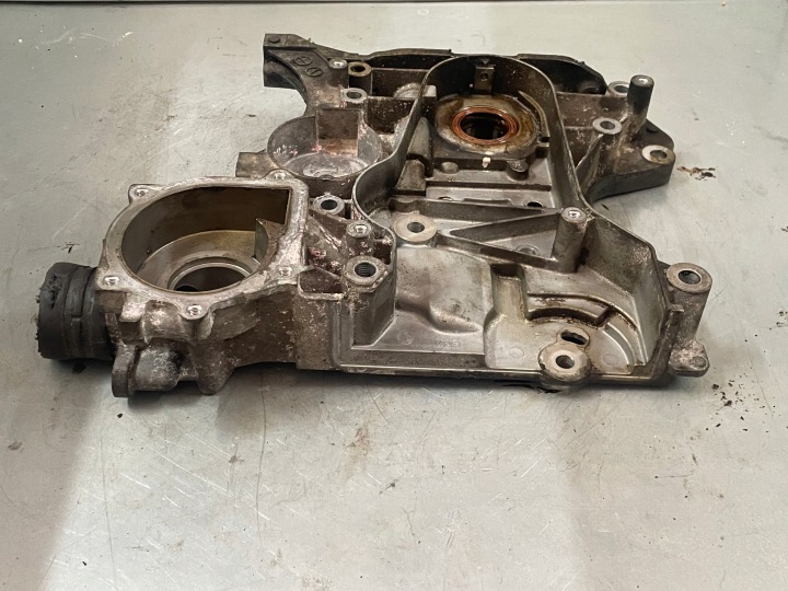 OPEL ASTRA J 1.6 16V B16XER POMPE HUILES 55556428 12992380