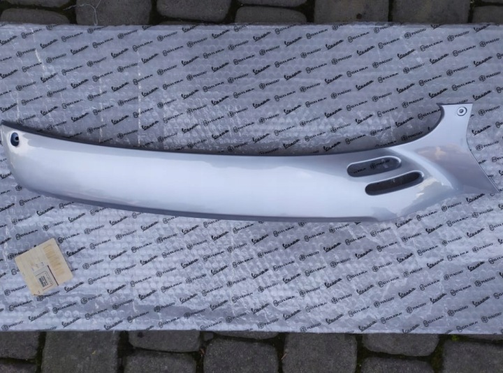 VESPA GT 120 200 MOULURE DÉFLECTEUR D'AIR GAUCHE NEUF ORIGINE