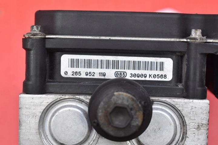 POMPE ABS 44540-05140 TOYOTA AVENSIS T27 2.0 D-4D UNIVERSEL LIFT 11-15
