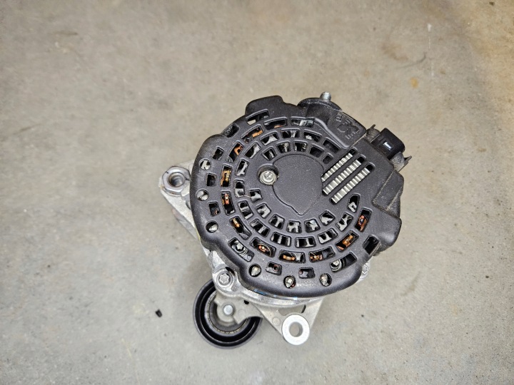 KIA XCEED LIFT 1.0 T-GDI ALTERNATEUR 37300-07450