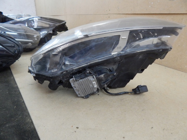 VOLVO V60 S60 LIFT 31395903 PHARE DROIT AVANT DROITE AVANT XÉNON ORIGINAL EUROPE