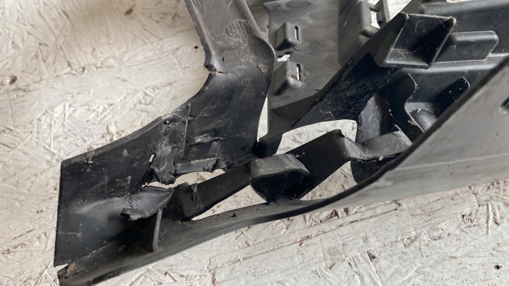 BMW 3 SERIE SUPPORT PARE-CHOCS DROIT