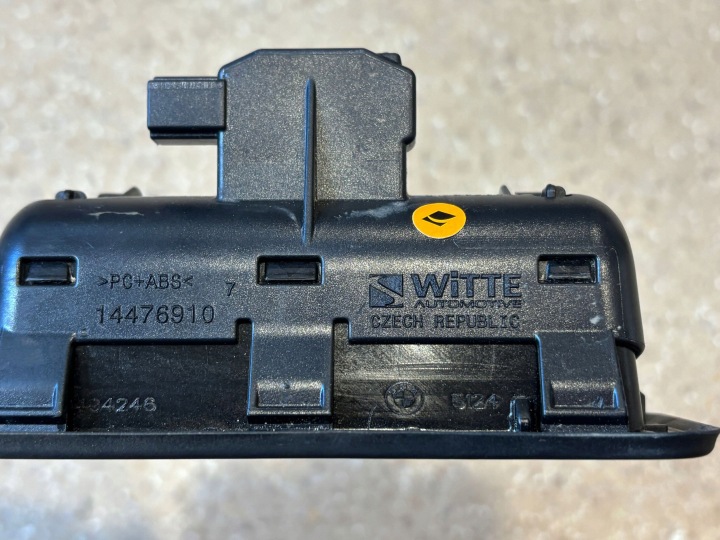 POIGNÉE COUVERCLES DE COFFRE COUVERCLES DE COFFRE AVEC CAMÉRA ARRIÈRE BMW 5 G60 G61 5A47225
