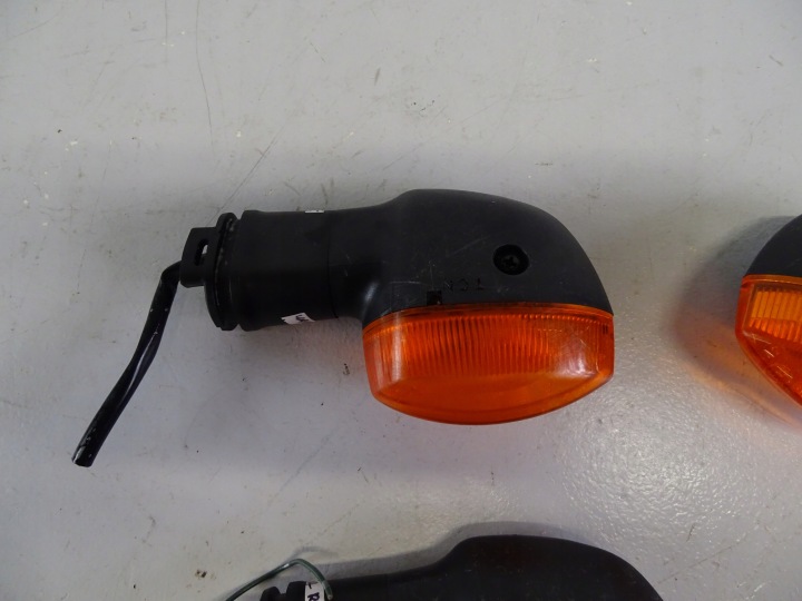 A806 YAMAHA R6 RJ15 R6RJ15 CLIGNOTANTS JEU