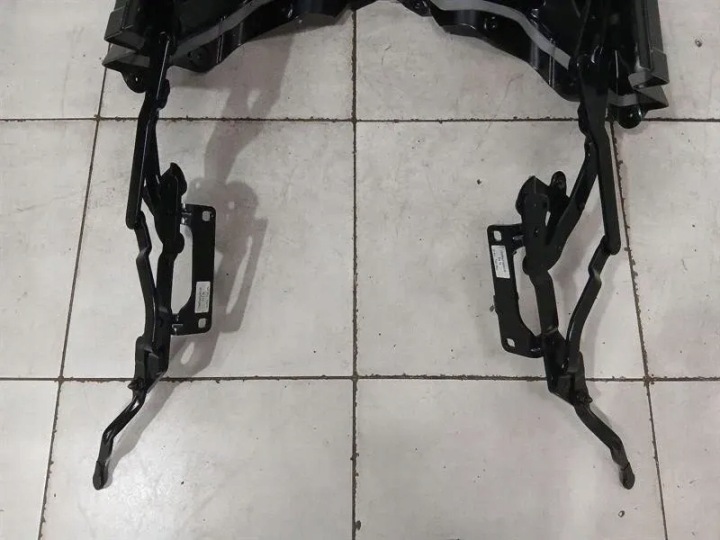 AUDI R8 4S AWD STOWAGE COFFRE HINGE SET 4S7825003D TAILGATE HINGE SET