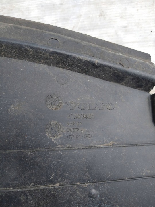 VOLVO V60 S60 II LIFT PROTECTION PASSAGE DE ROUE LONGERON DROIT AVANT 331353425