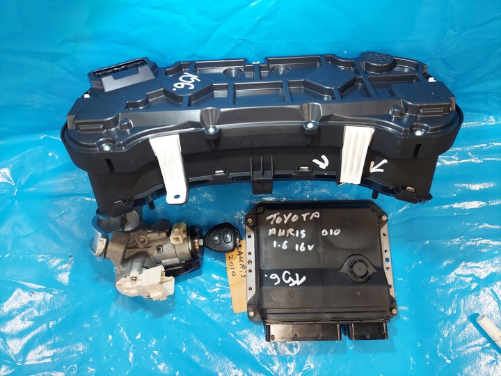 CONTRÔLEUR MOTEUR TOYOTA OE 89661-02W60