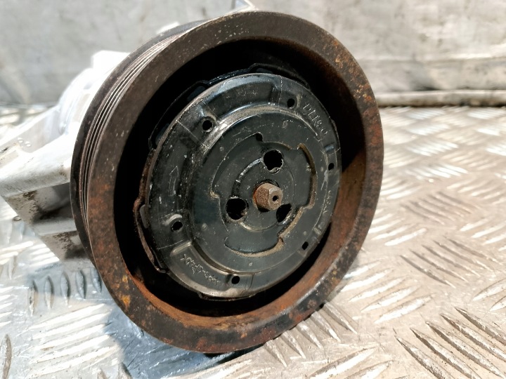 COMPRESSEUR COMPRESSEUR DE CLIMATISATION TOYOTA YARIS I 1 1.0 B DENSO 447220-8465